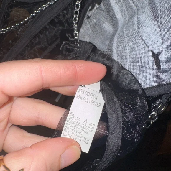 Darlingaga Black Graphic Crop Top with Lace & Chain Corset Detail - Picture 4 of 5